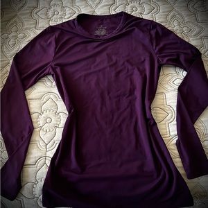 Cuddl Duds NWOT Microwear long sleeve stretch top.